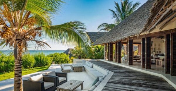 Belle terrasse vue mer d'une villa du Qambani Luxury Resort Zanzibar