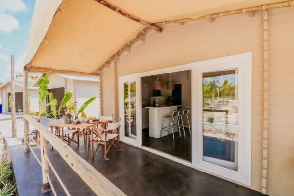 Terrasse privative d'un appartement du Luna Suite Apartments- Zanzibar